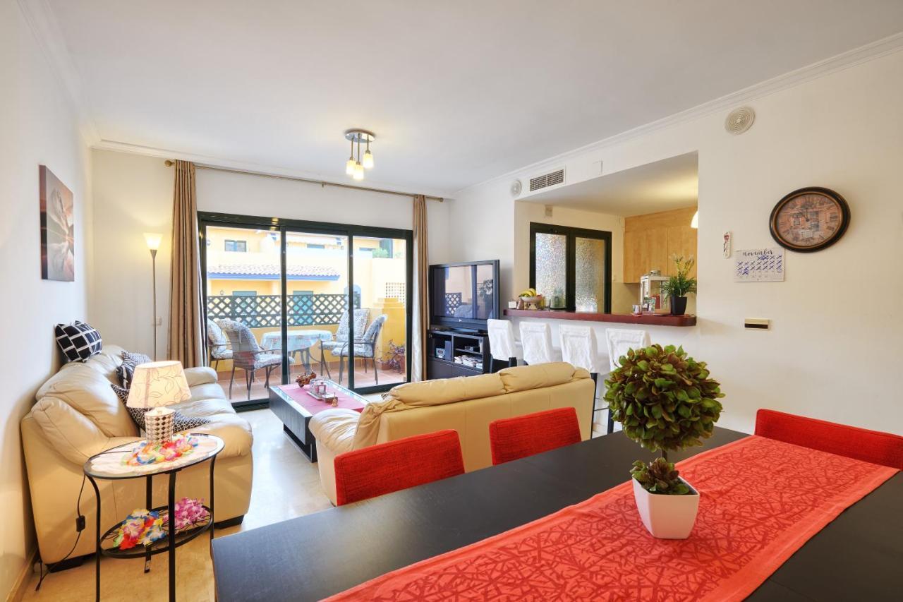 Beach And Town Centre At Your Doorstep Marbella Exterior photo
