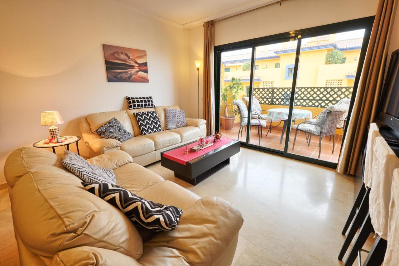 Beach And Town Centre At Your Doorstep Marbella Exterior photo